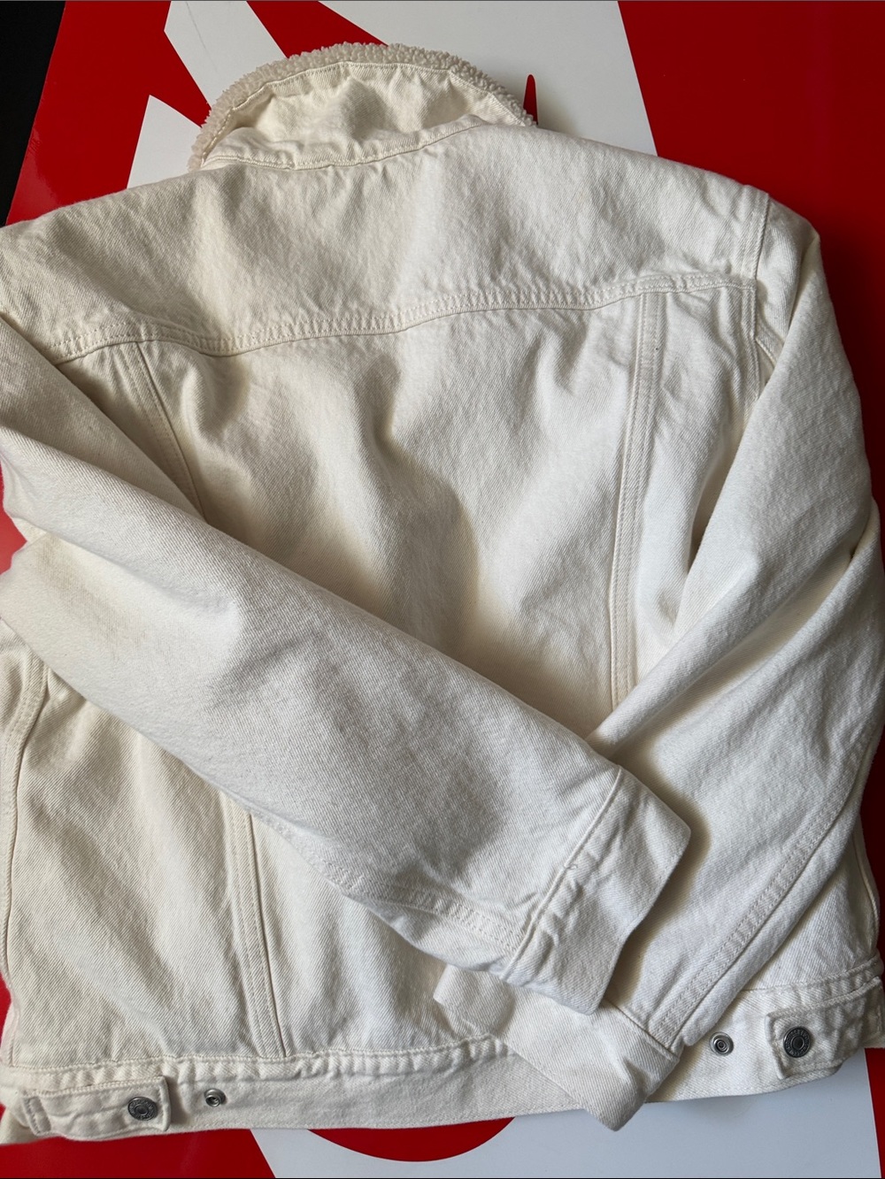 Levi's Cream/White Sherpa-Lined Denim Trucker Jacket - - Picture 3 of 4